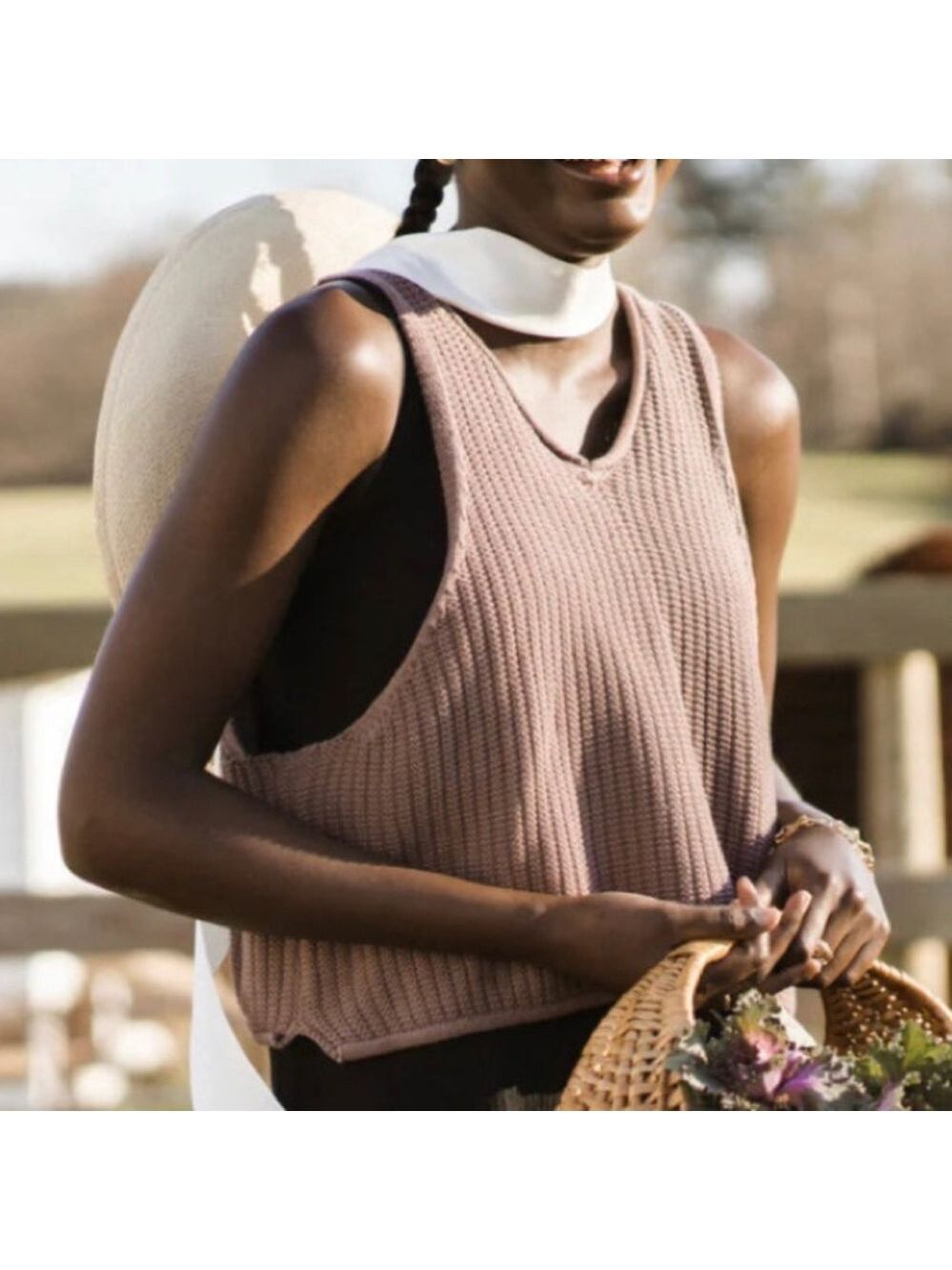 304.Jackson Rowe Sweater vest. Ribbed, Taupe Brown